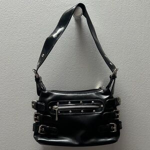 Black handbag zippers & buckles